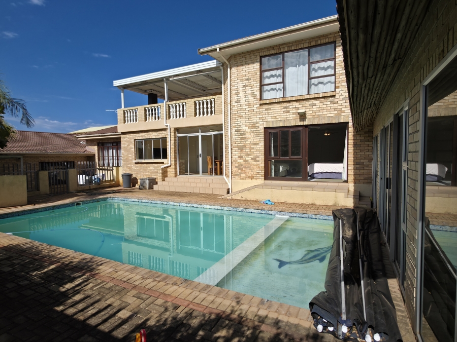 9 Bedroom Property for Sale in Noorsekloof Eastern Cape